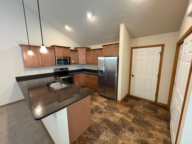 Building Photo - Townhome in Southeast Lincoln
