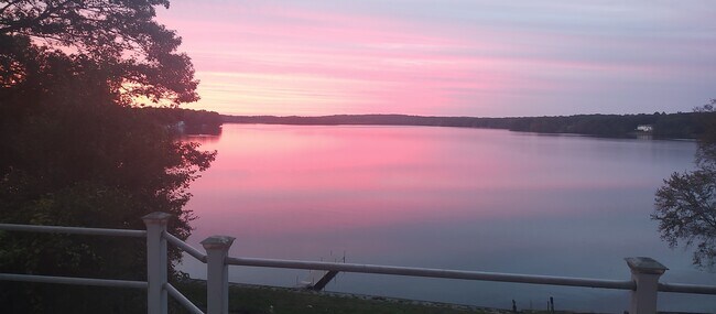 Building Photo - 166 Old Colchester Rd