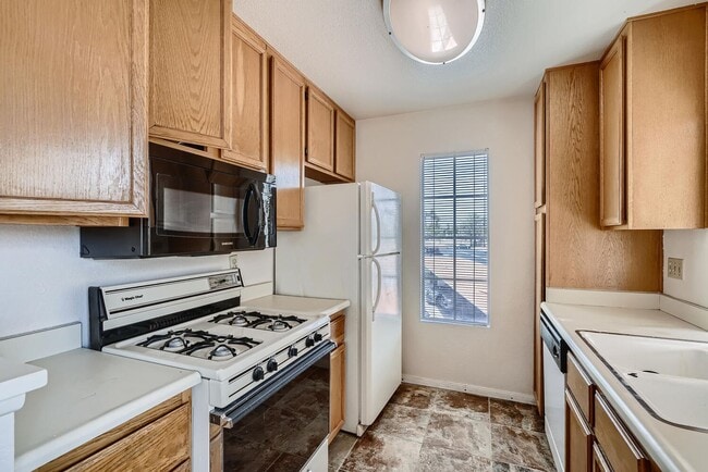 Building Photo - Central Spring Valley Condo Close to Shopping and Parks