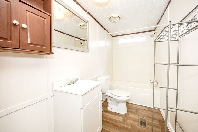 Building Photo - Elizabeth's RV Park -Mobile Homes-