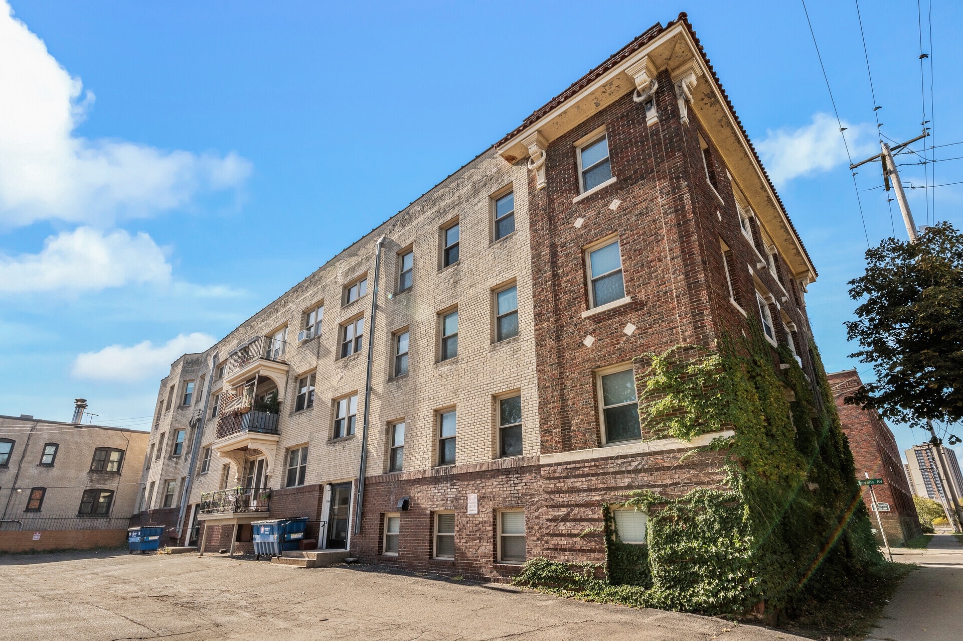 Building Photo - 1705 Stevens Ave