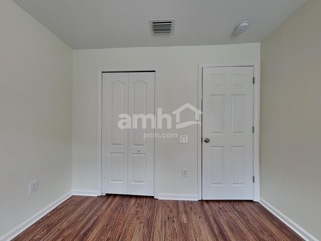 Building Photo - 1044 Summer Breeze Dr