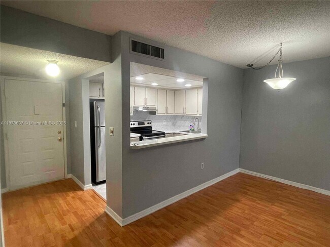 Building Photo - 5550 NW 44th St