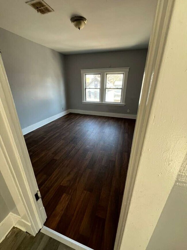 Building Photo - 436 Poplar St