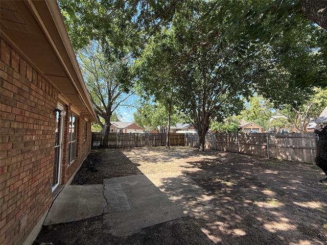 Building Photo - 1420 Superior Dr