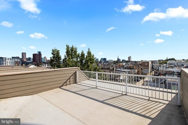 Building Photo - 1324 Race St