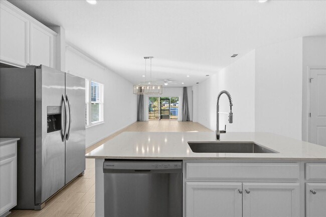 Building Photo - 100 Lake Sinclair St