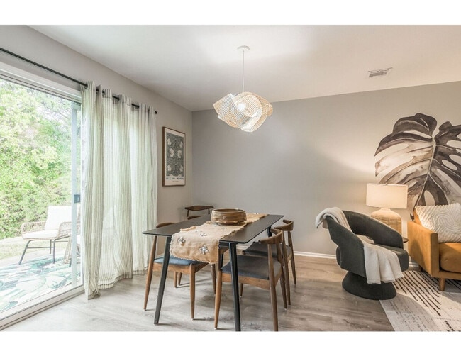 Building Photo - 433 Spring Ave