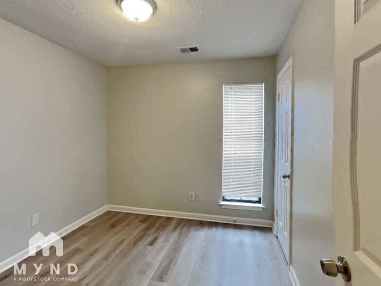 Building Photo - 4629 Sunnyslope Dr