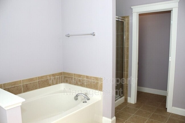 Building Photo - 107 Bridgegate Dr