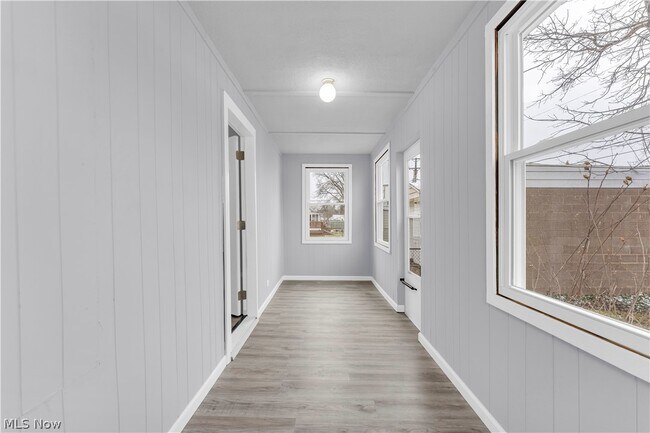 Building Photo - 3203 Ingleside Dr