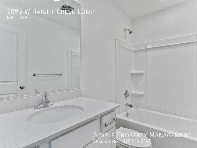 Building Photo - Luxurious 4-BD Townhouse in Farmington!
