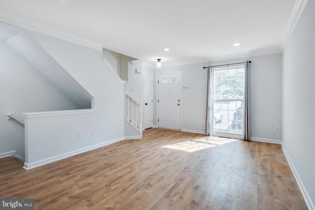 Building Photo - 1832 Tiger Lily Cir