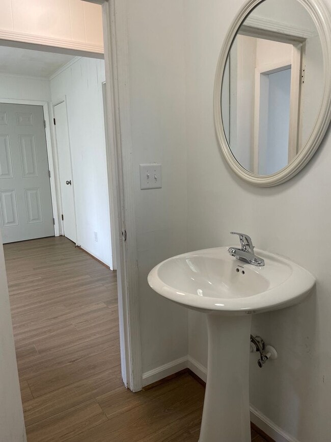 Building Photo - 2 BED, 1 BATH HOME LOCATED IN RANDLEMAN