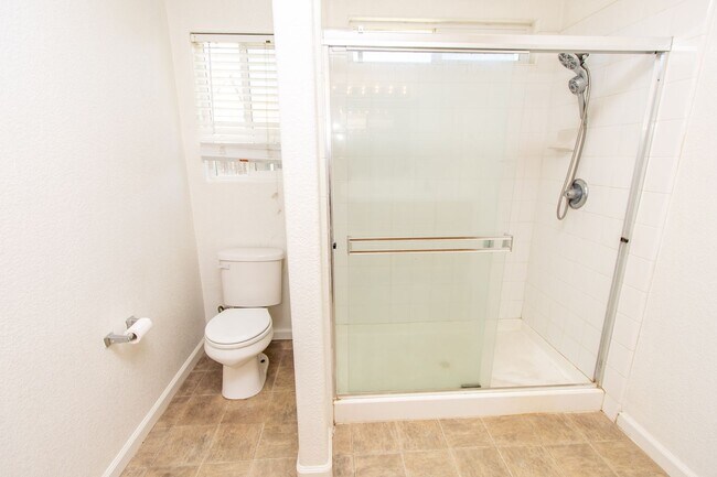 Building Photo - COMING SOON!! Cozy 3-Bedroom, 2-Bath Home in Merced