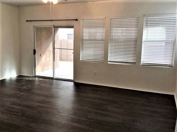 Building Photo - 3005 W Ferruccio Pl