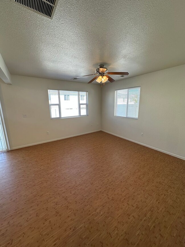 Building Photo - 3 BEDROOM, 2.5 BATHROOM SOUTH PARK TWINHOME WITH ATTACHED 2 CAR GARAGE