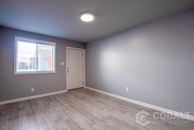 Building Photo - 271 Glen Iris Dr NE