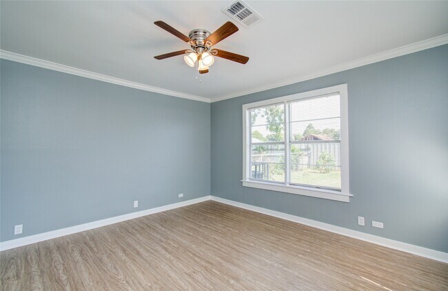 Building Photo - 1108 Kern St