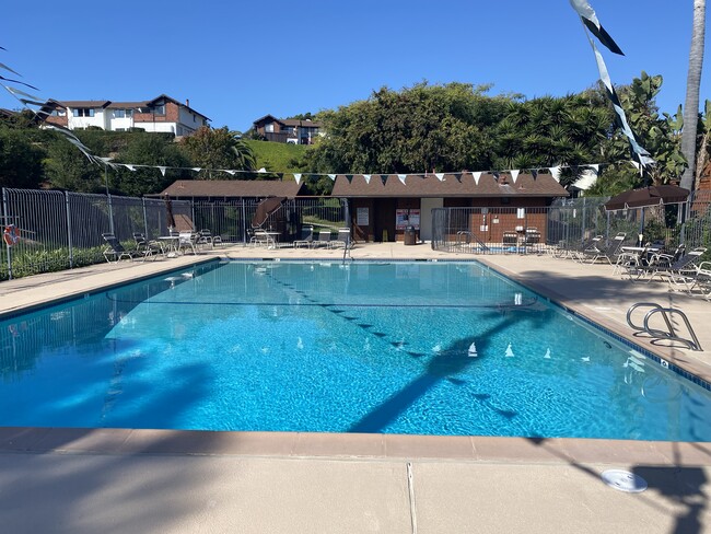 Community Pool, Spa and Clubhouse - 2525 Ocean Cove Dr