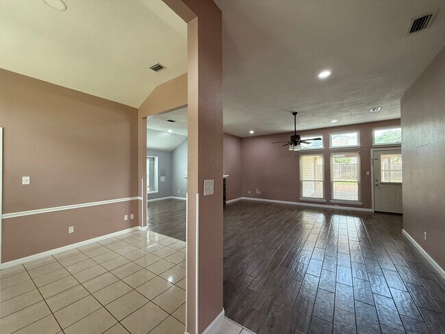 Building Photo - 7013 Jack Franzen Dr