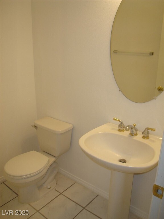 Building Photo - 2400 Indian Pony Ct
