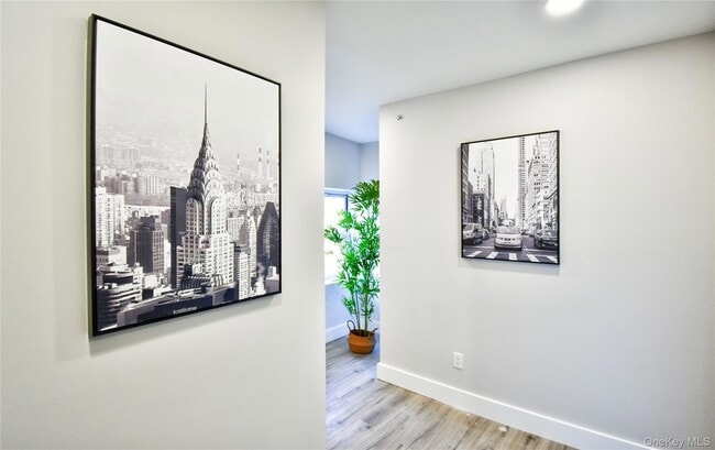 Building Photo - 292 Main St