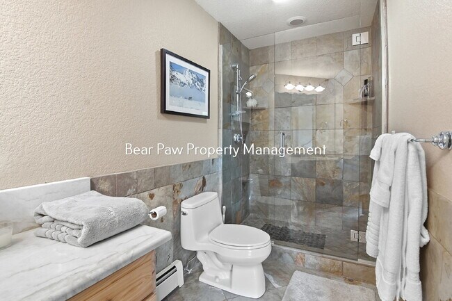 Building Photo - "Spacious 6-Bedroom Retreat with 7 Luxurious Bathrooms off Upper Bear Creek!"