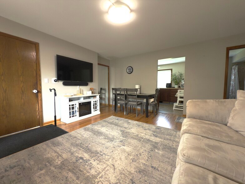 Building Photo - 1202 E Ardyce Ln