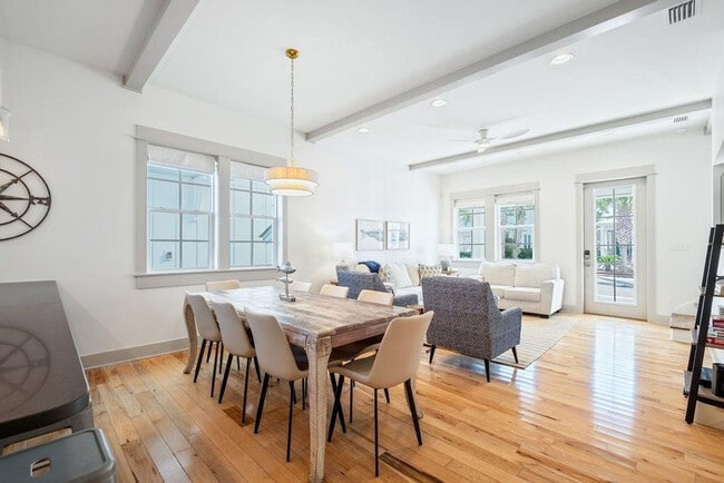 Building Photo - 110 E Blue Crab Loop