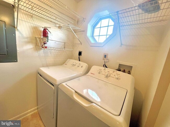 Building Photo - 6502 Home Water Ct