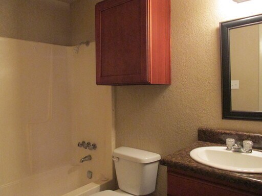 Building Photo - LJM-1801 Lexington (A-B)