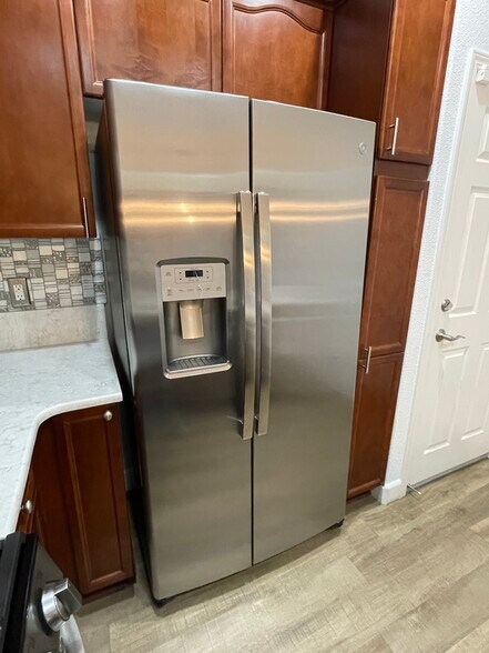 Refrigerator - 1272 Figuero Way