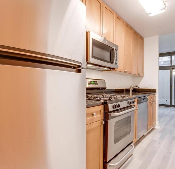 Building Photo - 2120 Vermont Ave NW