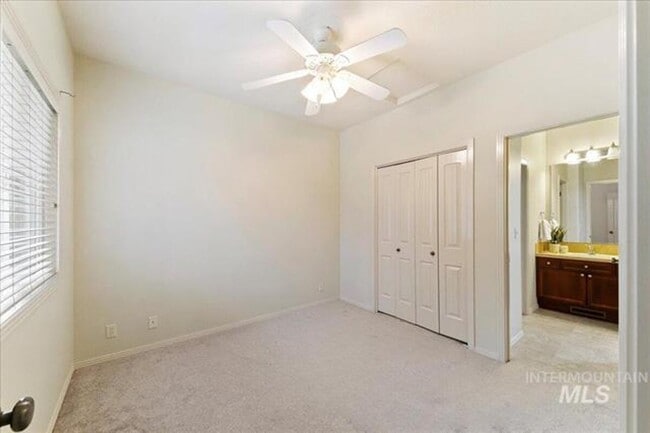 Building Photo - Gorgeous 4 bed 3 Bath Home Located in Meridian