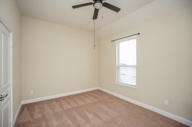 Building Photo - 28515 Pleasant Forest Dr