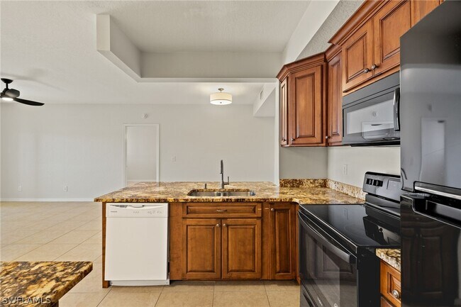 Building Photo - 6401 Aragon Way