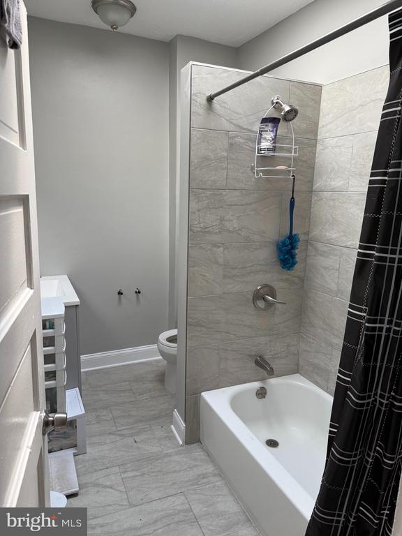 Building Photo - 2921 Baker St