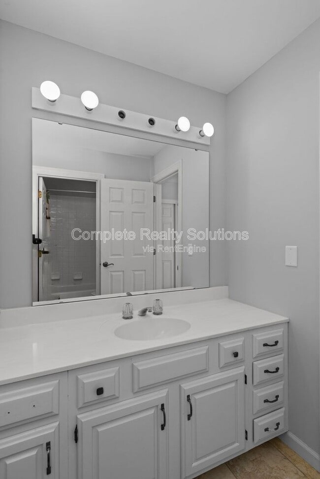 Building Photo - 14637 Timberlake Manor Ct