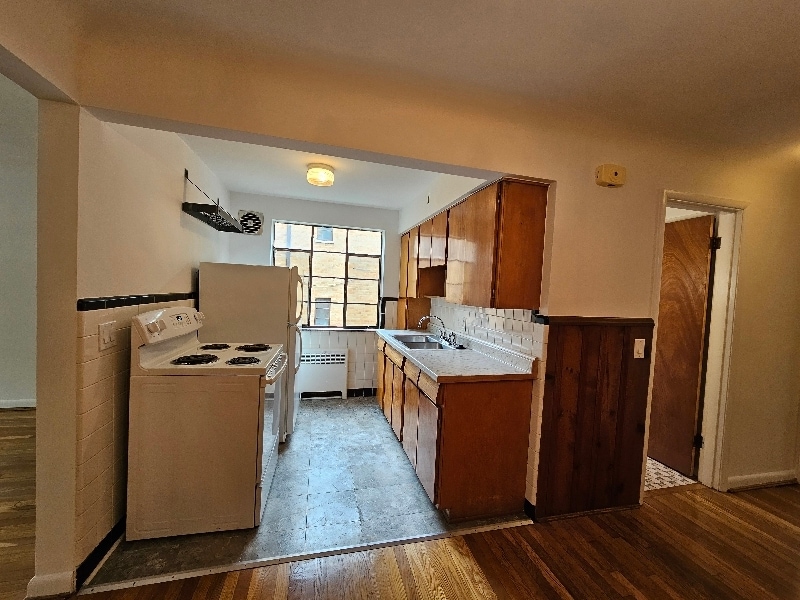 Building Photo - 6091 Dryden Ave