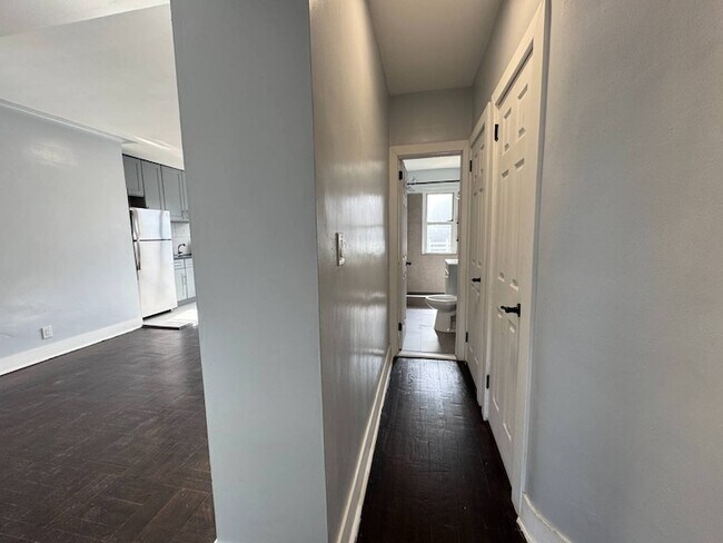 Building Photo - 1254 White Plains Rd