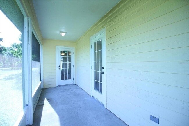 Building Photo - 4580 NE 16th Ter