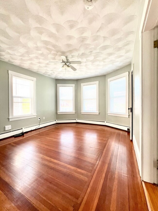 Building Photo - 89 Rochambeau Ave