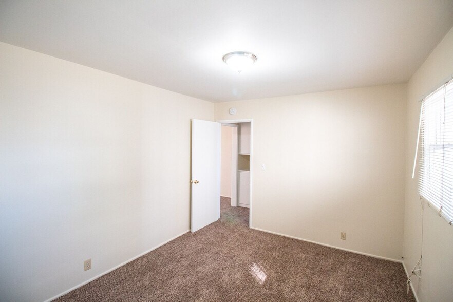 Building Photo - 1510 Freeman Ave