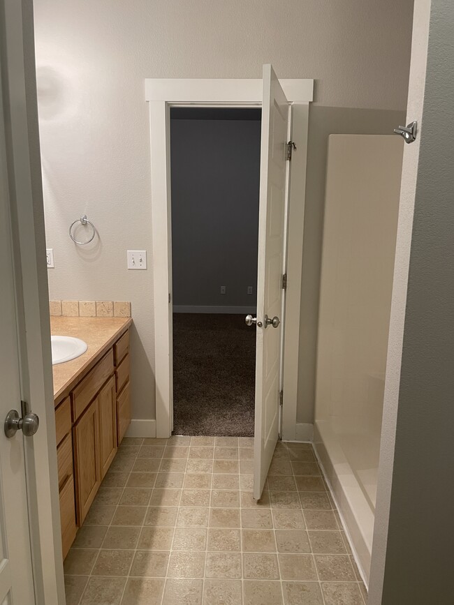 Building Photo - 447 N Baxter Way