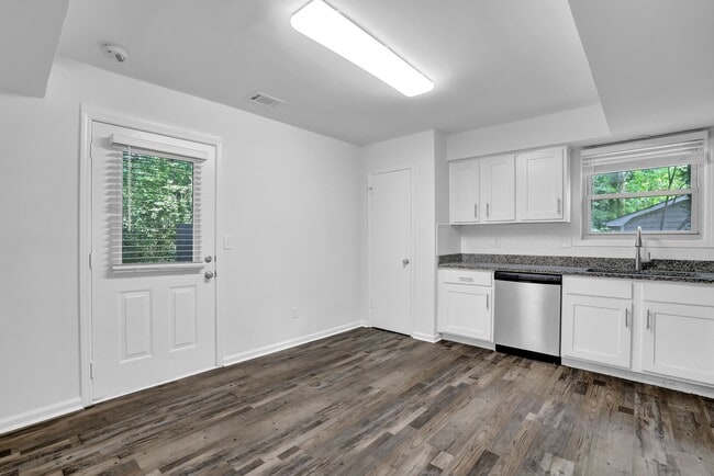 Building Photo - 4520 Coopers Creek Cir SE