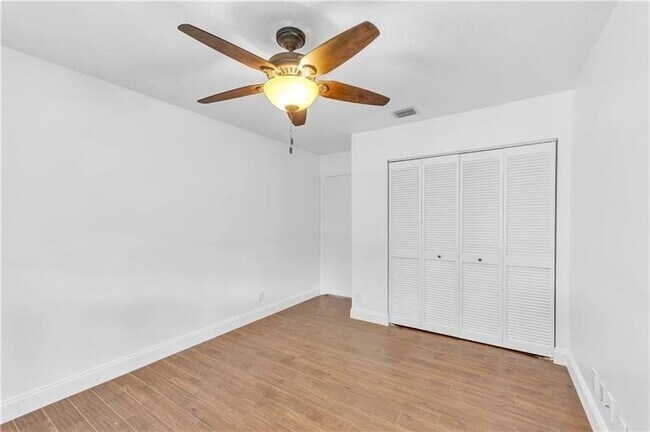 Building Photo - 9144 NW 43rd Ct