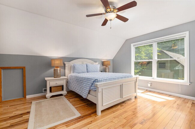 Building Photo - 8015 Aarwood Trail NW