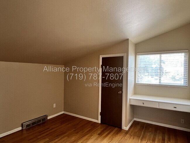 Building Photo - 1345 Pike Dr