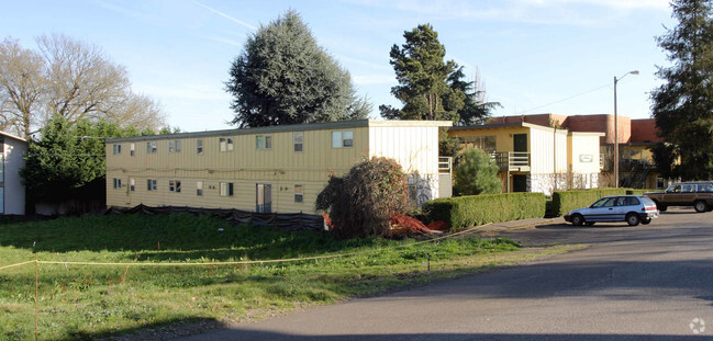 Primary Photo - Lake Garden Apartments